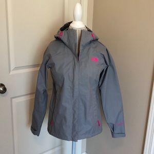 NORTH FACE  WOMENS RAIN JACKET